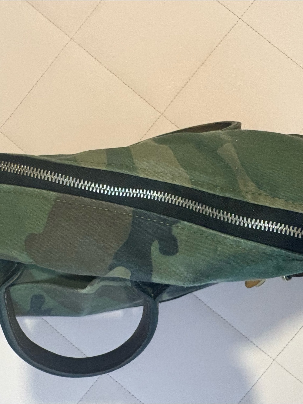 R. Riveter Otto Carry-All Tote Camo Leather Set w/ Matching Pouch - Picture 12 of 16